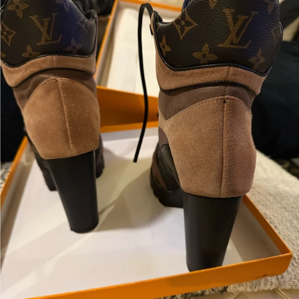 Lv Tan and Black Women's Boots - Picture 6 of 11